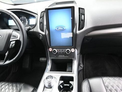 Used 2024 Ford Edge Titanium AWD/4WD image 13