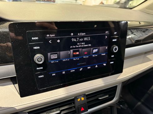 Used 2025 Volkswagen Taos SE w/ Panoramic Sunroof Package image 22