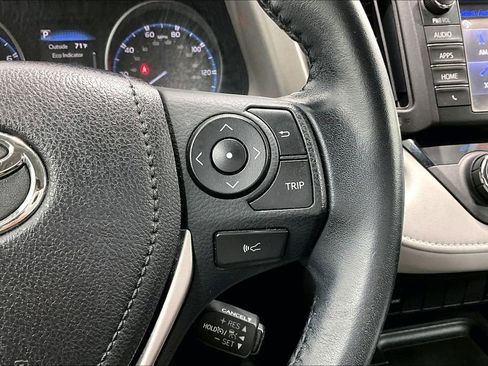 Used 2018 Toyota RAV4 XLE image 25