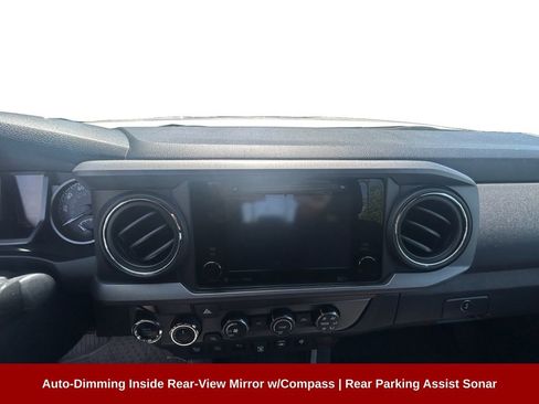 Used 2019 Toyota Tacoma TRD Off-Road w/ Technology Package AWD/4WD image 10