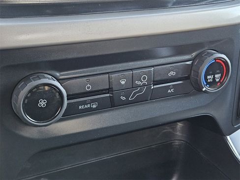 Used 2022 Ford F150 XLT image 21