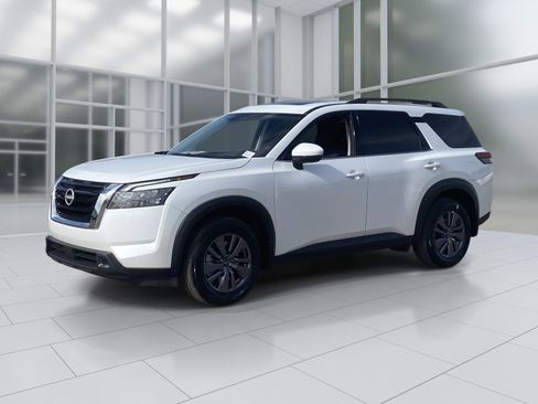 New 2025 Nissan Pathfinder SV w/ SV Premium Package image 2