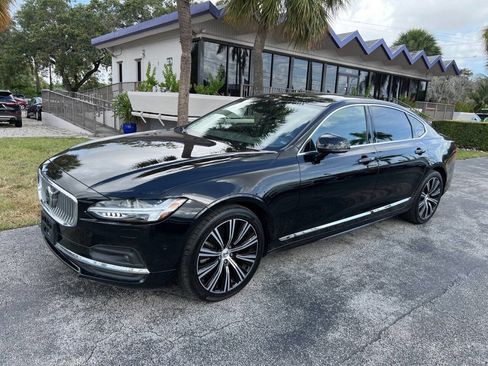 Used 2023 Volvo S90 B6 Plus image 2