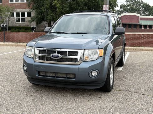 Used 2012 Ford Escape XLT w/ Cargo Pkg FWD image 1
