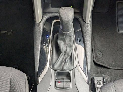 Used 2024 Toyota Corolla Cross LE image 28