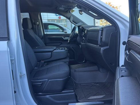 Used 2023 Chevrolet Silverado 1500 LT image 12