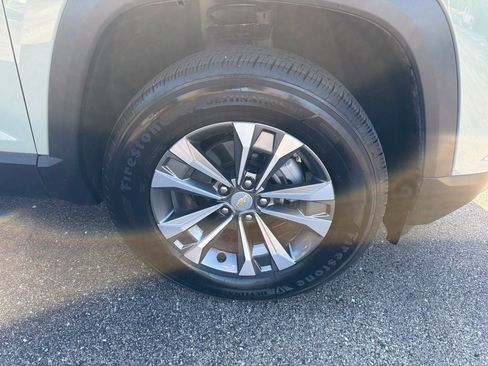 Used 2025 Chevrolet Equinox LT FWD image 29