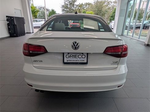 Used 2016 Volkswagen Jetta Sport image 11