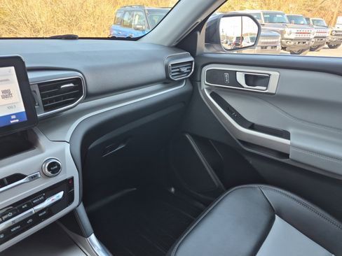 Certified 2023 Ford Explorer XLT w/ Equipment Group 202A image 21