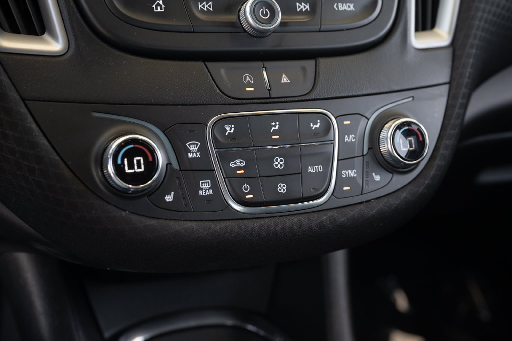 Used 2023 Chevrolet Malibu LT FWD image 33