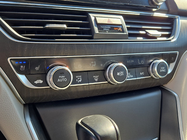 Used 2018 Honda Accord Touring image 16