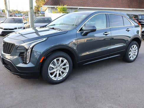 Used 2020 Cadillac XT4 Luxury w/ Cold Weather Package image 8