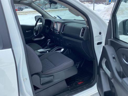 Used 2023 Nissan Frontier SV w/ Technology Package image 10