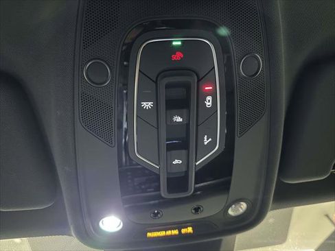 Used 2025 Audi Q8 Premium Plus w/ Premium Plus Package image 30