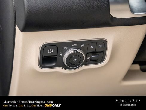 New 2025 Mercedes-Benz GLB 250 4MATIC image 21