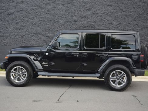 Used 2020 Jeep Wrangler Unlimited Sahara AWD/4WD image 2