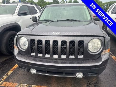 Used 2017 Jeep Patriot High Altitude FWD image 2