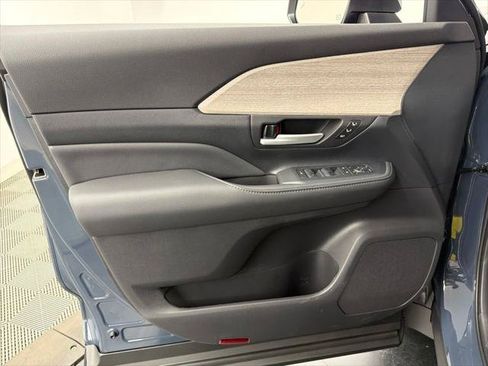 Certified 2026 Toyota Grand Highlander AWD image 19