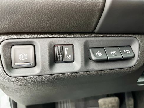 Used 2023 GMC Acadia Denali w/ Denali Technology Package image 10