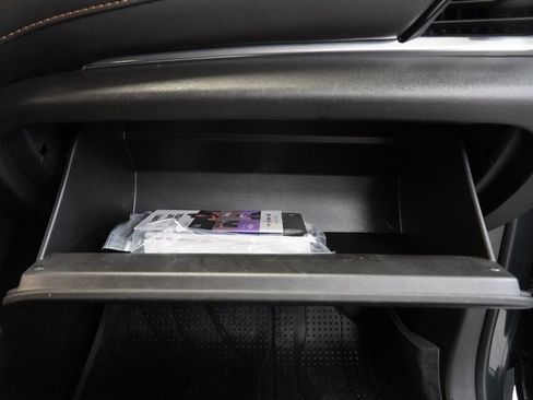 Used 2020 Chevrolet Traverse LT FWD image 41