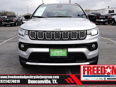Certified 2025 Jeep Compass Limited image 8