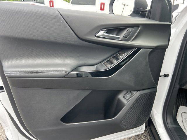 New 2026 Chevrolet Equinox LT w/ Convenience Package II FWD image 11