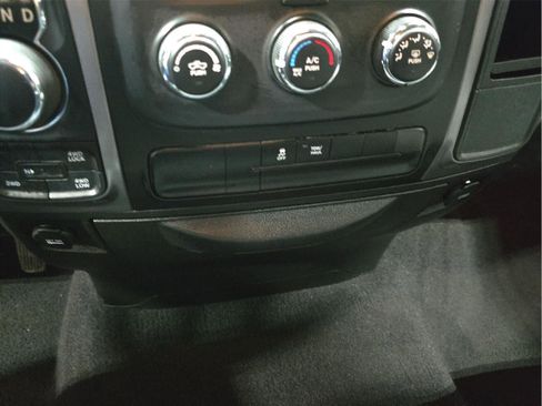 Used 2024 RAM 1500 Classic SLT AWD/4WD image 14