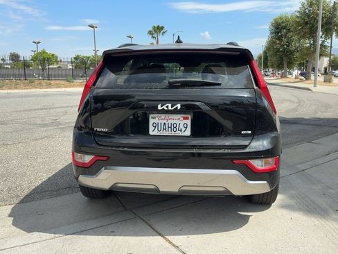 Used 2025 Kia Niro EX Touring FWD image 7