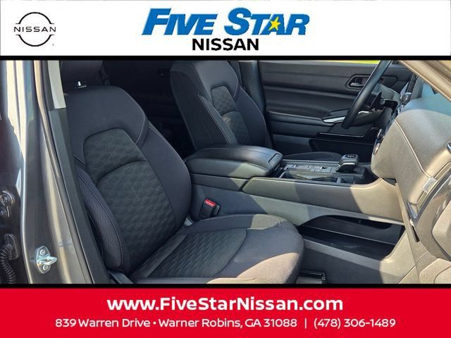 Used 2024 Nissan Pathfinder S FWD image 15