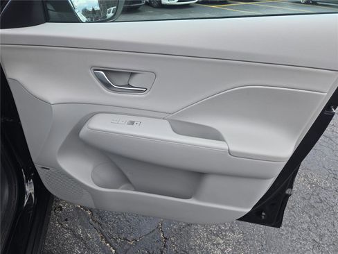 Used 2024 Hyundai Kona Limited AWD/4WD image 6