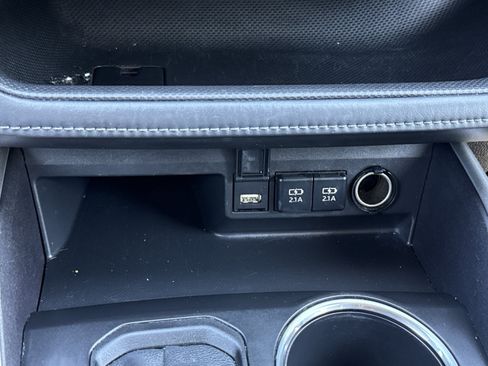 Used 2021 Toyota Highlander XLE FWD image 29
