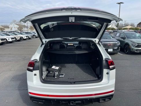 Used 2025 Volkswagen Atlas Cross Sport SEL R-Line image 7