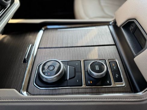 Used 2024 Ford Expedition Max Limited image 20