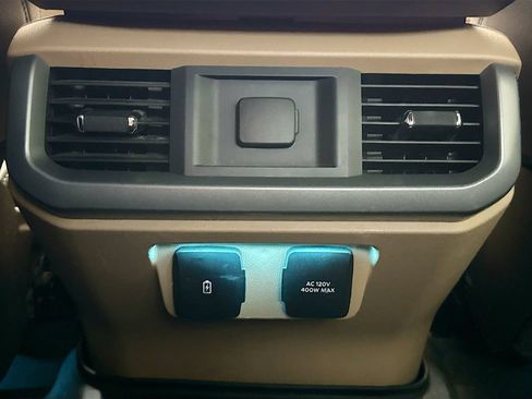 Used 2022 Ford F150 Lariat AWD/4WD image 28