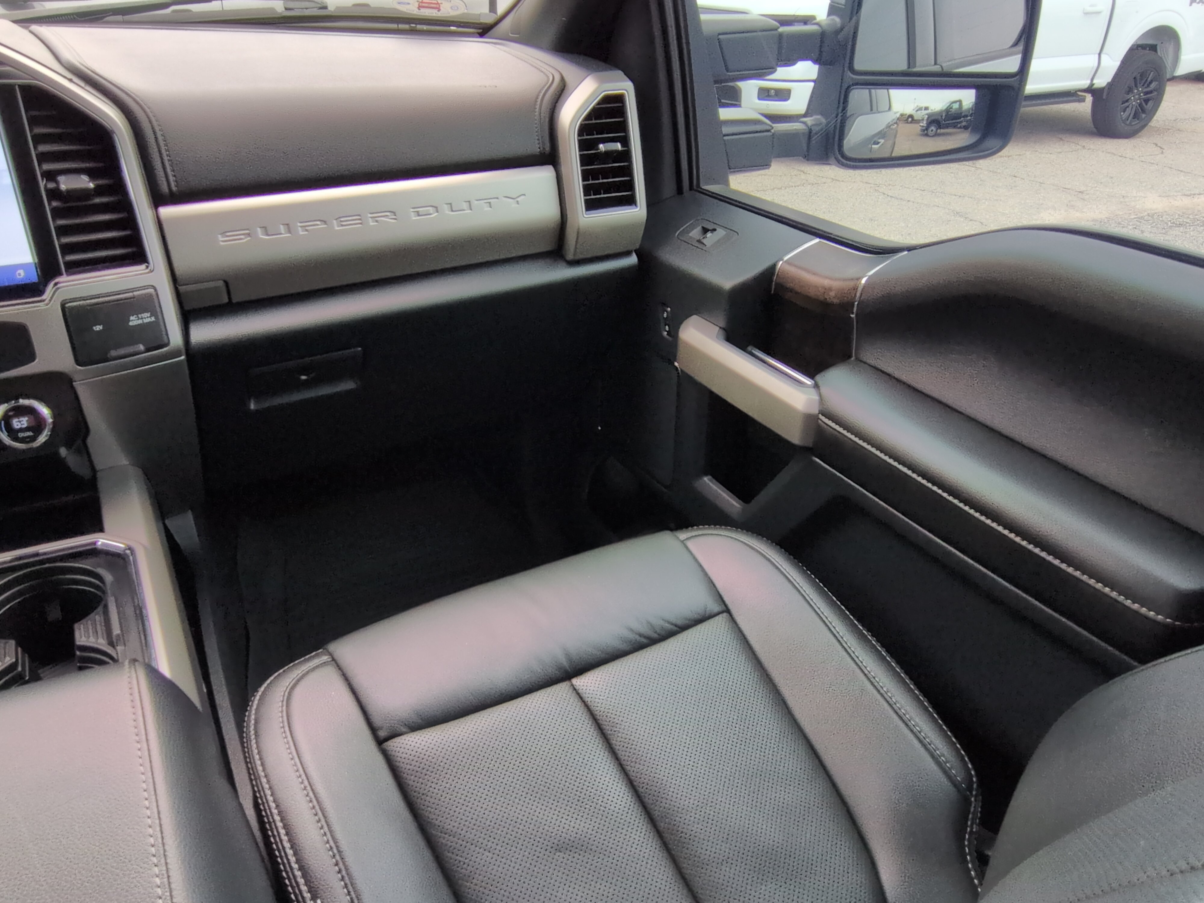 Certified 2022 Ford F250 Lariat w/ Lariat Ultimate Package AWD/4WD image 15