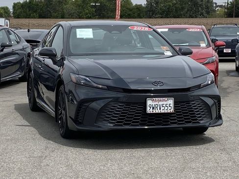 Used 2026 Toyota Camry SE FWD image 46