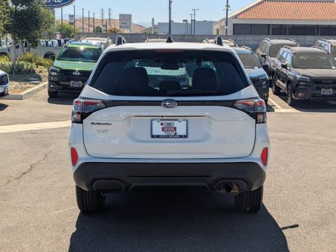 Certified 2025 Subaru Forester AWD/4WD image 4