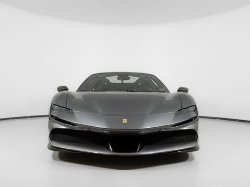 Used 2022 Ferrari SF90 Spider image 13