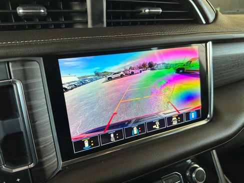 Used 2021 GMC Yukon XL Denali w/ Denali Premium Package image 28