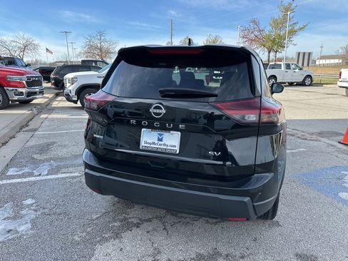Used 2024 Nissan Rogue SV image 28