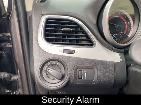 Used 2020 Dodge Journey SE w/ SE Popular Equipment Group image 16