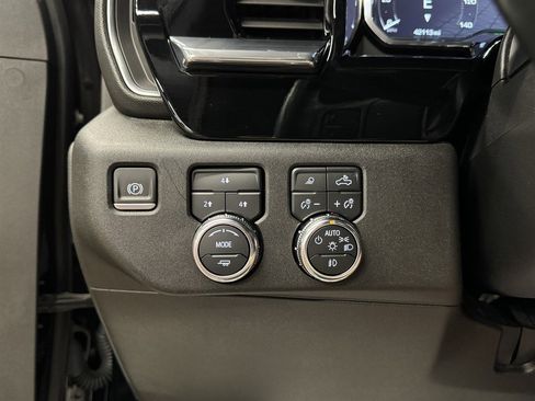 Used 2024 GMC Sierra 2500 SLE w/ SLE Value Package; image 33