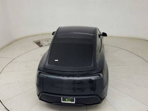 Used 2026 Tesla Model Y Long Range RWD image 26