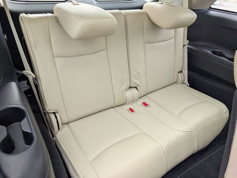 Used 2019 INFINITI QX60 Luxe w/ Sensory Package FWD image 6