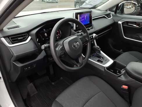 Used 2024 Toyota RAV4 XLE image 16