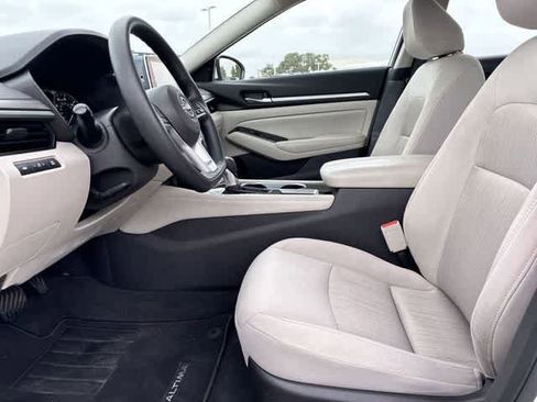 Used 2023 Nissan Altima 2.5 SV FWD image 18