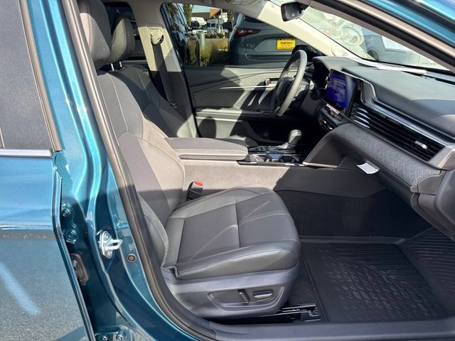 Used 2026 Toyota Camry XLE w/ Premium Plus Package AWD/4WD image 9