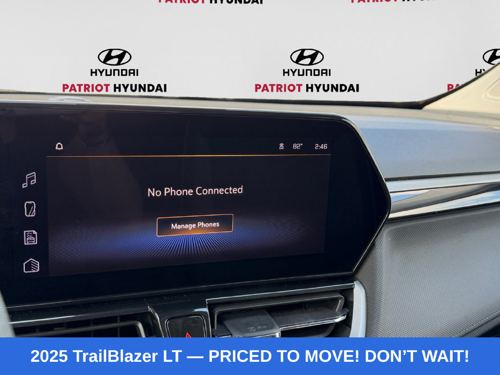 Used 2025 Chevrolet TrailBlazer LT AWD/4WD image 17