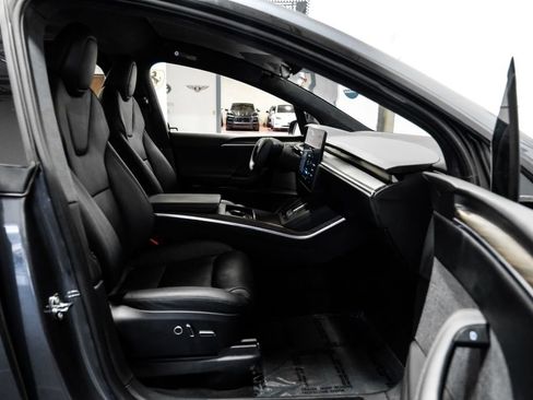 Used 2022 Tesla Model X image 28