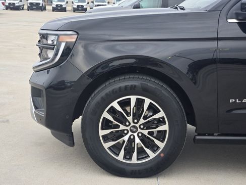 Used 2025 Ford Expedition Platinum AWD/4WD image 9